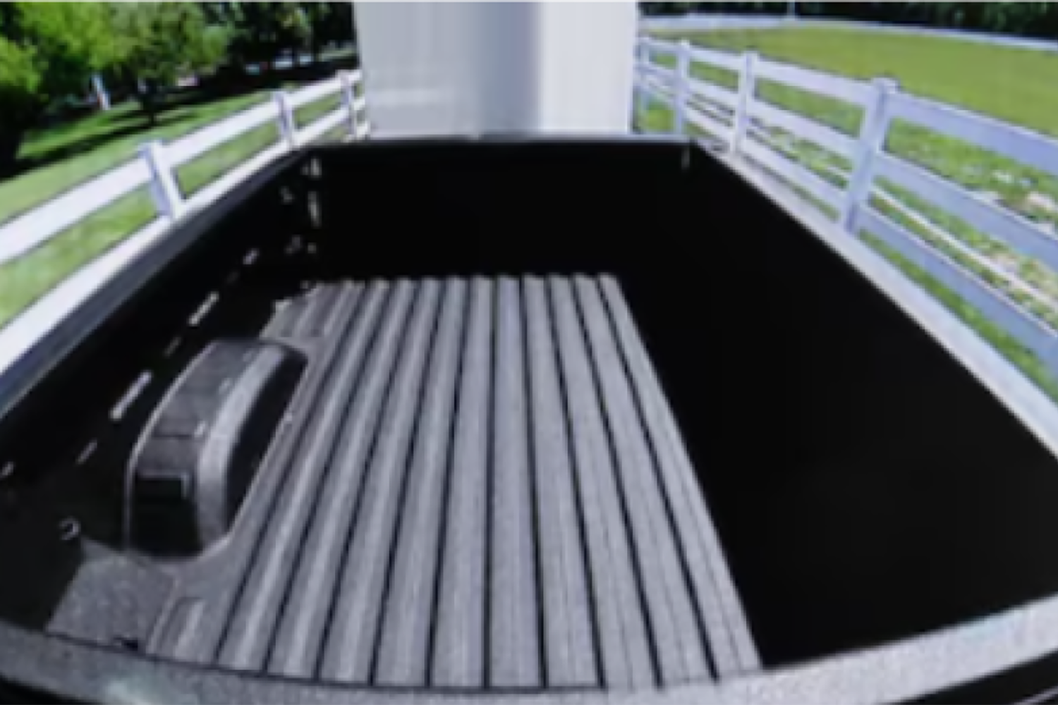 2026 Chevrolet Silverado HD Bed view