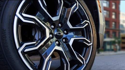 2026 Chevrolet Tahoe Tahoe RST’s athletic 24-inch wheels