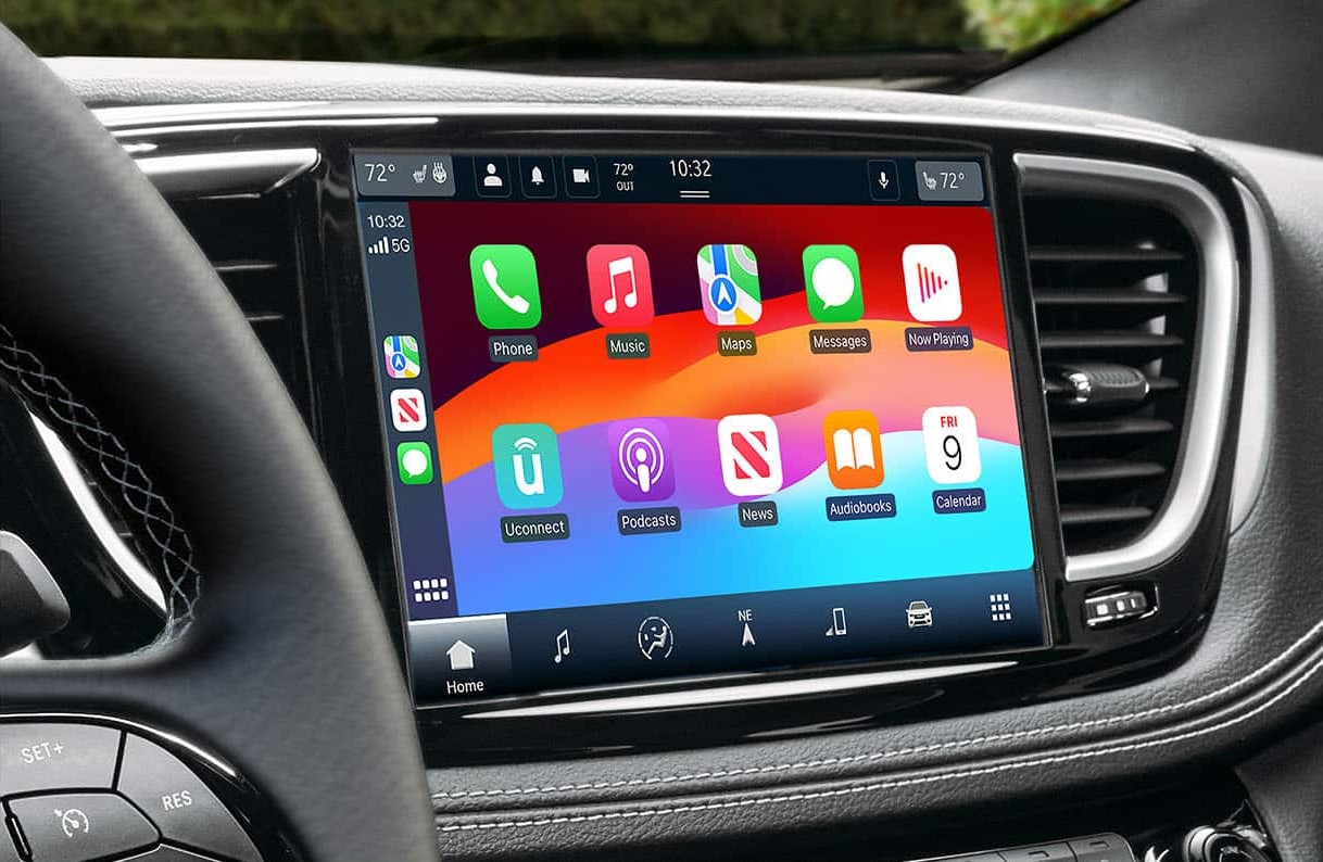 2026 Chrysler Voyager Wireless Apple CarPlay<sup>®</sup> Support