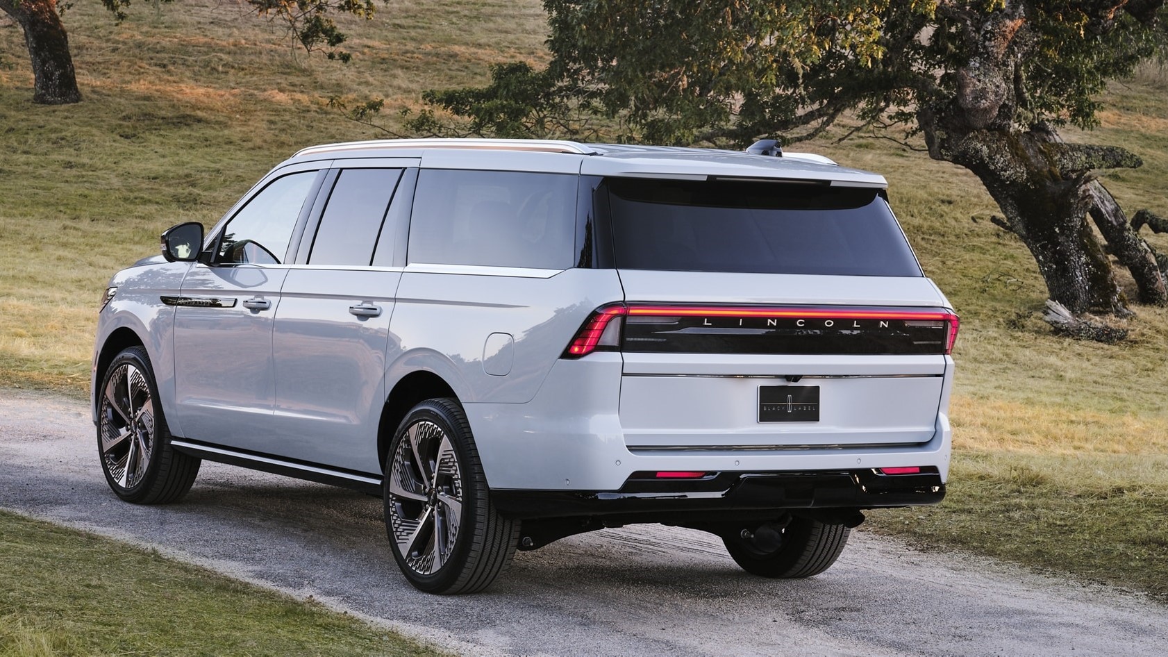 2026 Lincoln Navigator® Sleek and innovative design