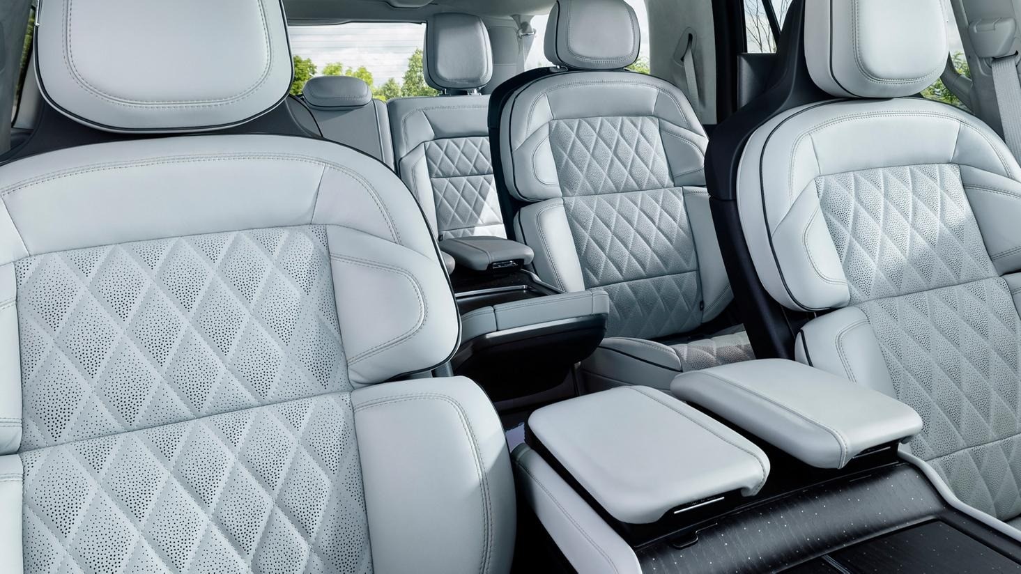 2026 Lincoln Navigator® Perfect Position front seats and Second-Row Power Tailored Seats*